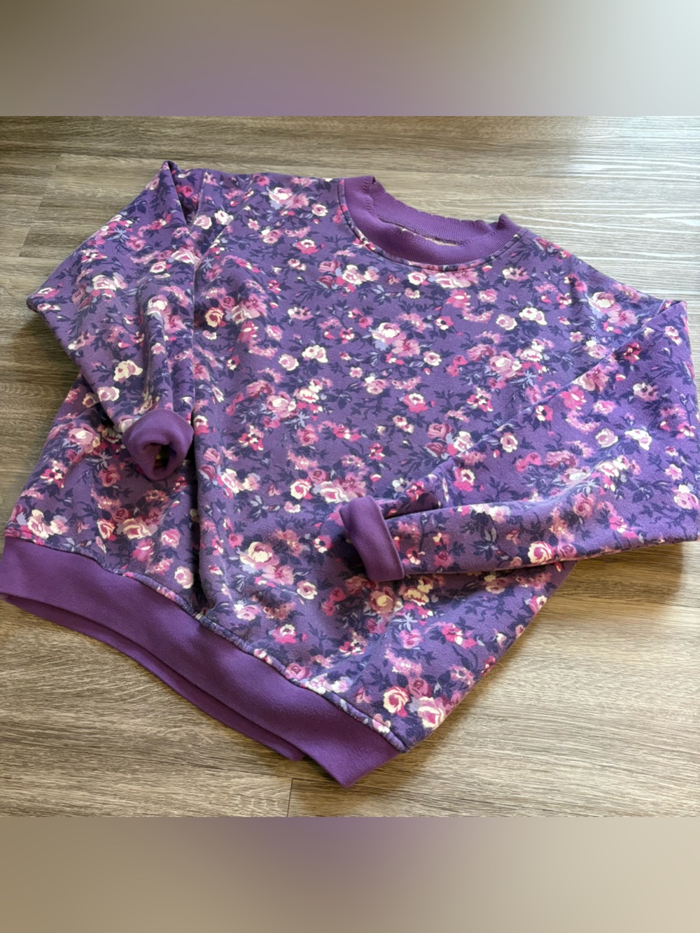 80s/90s Floral Lady Footlocker Crewneck w/ Scallop Neckline